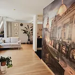 Elegantes Loft Mit 2 Etagen Im Koenigsviertel