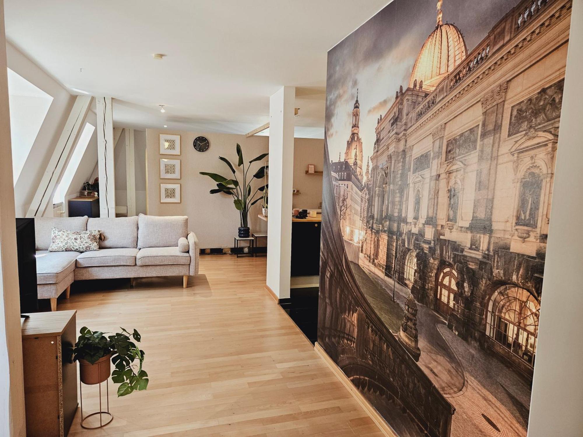 Elegantes Loft Mit 2 Etagen Im Koenigsviertel Dresden