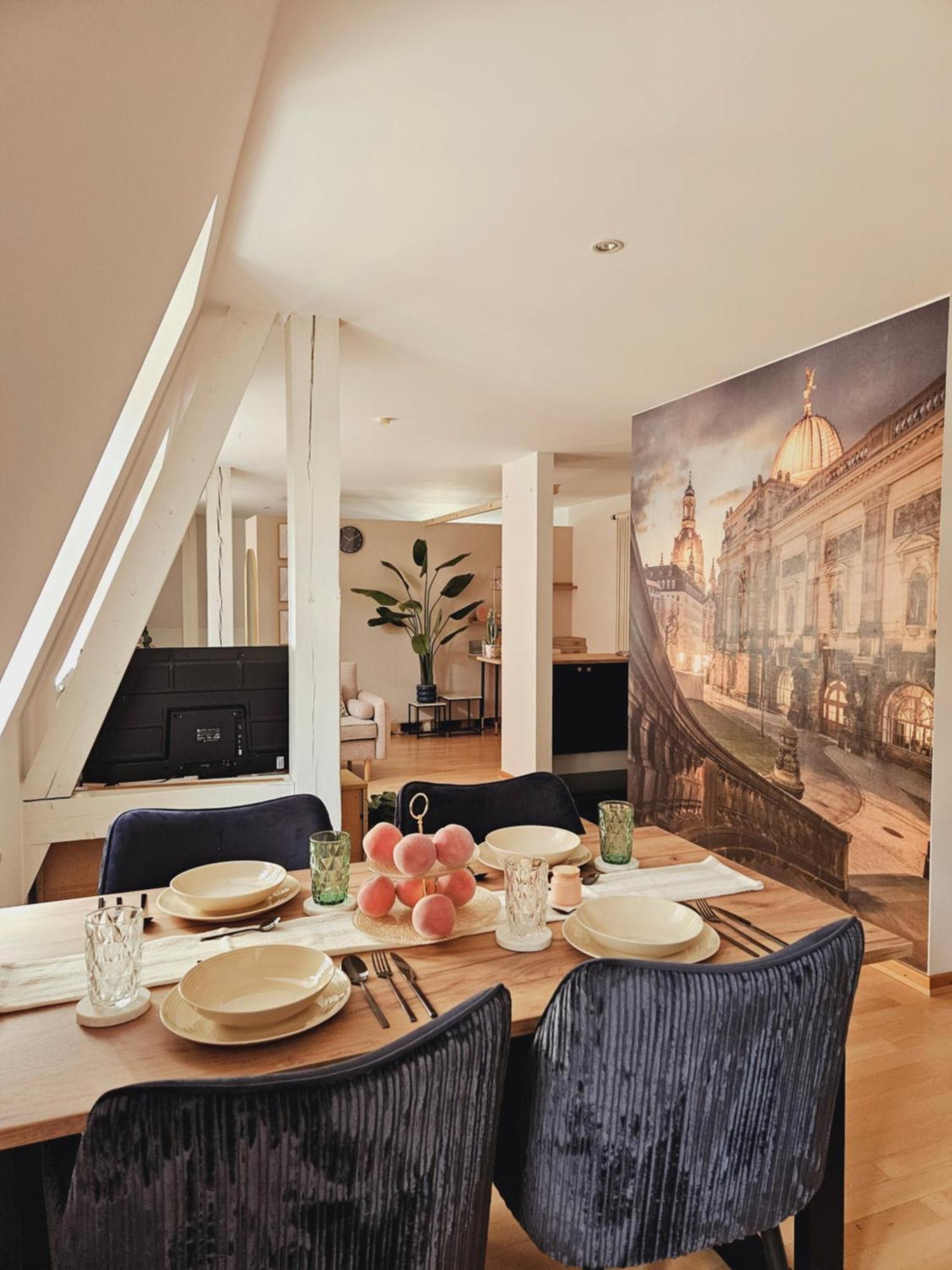 Apartment Elegantes Loft Mit 2 Etagen Im Koenigsviertel Dresden